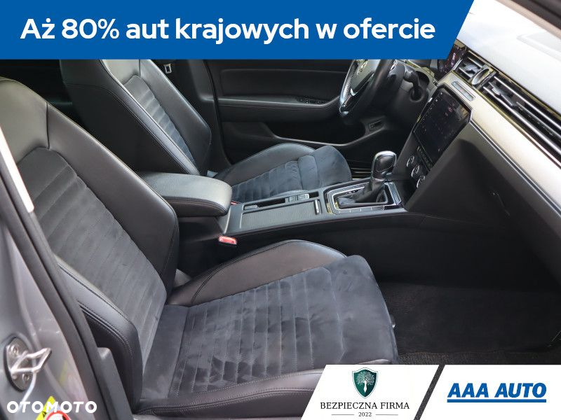 Volkswagen Passat - 10