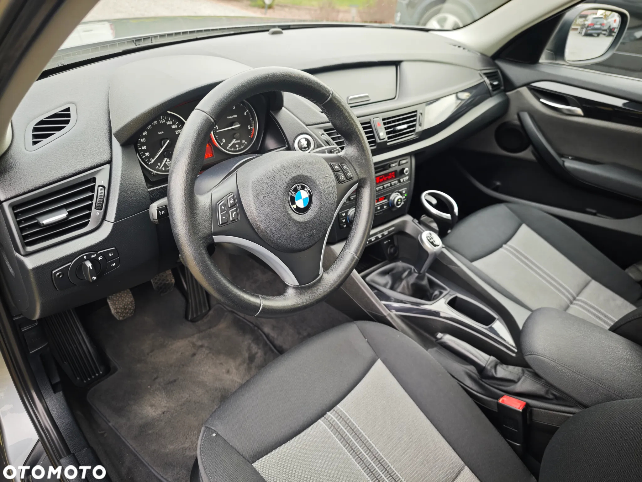 BMW X1 xDrive18d - 16