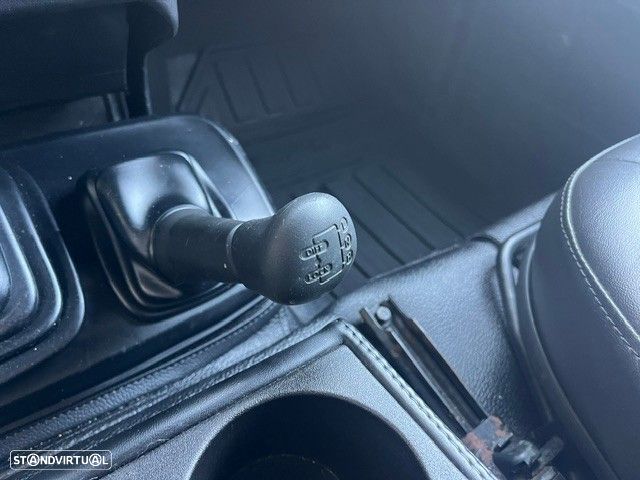 Land Rover Defender 90 2.4 CRD SE - 15