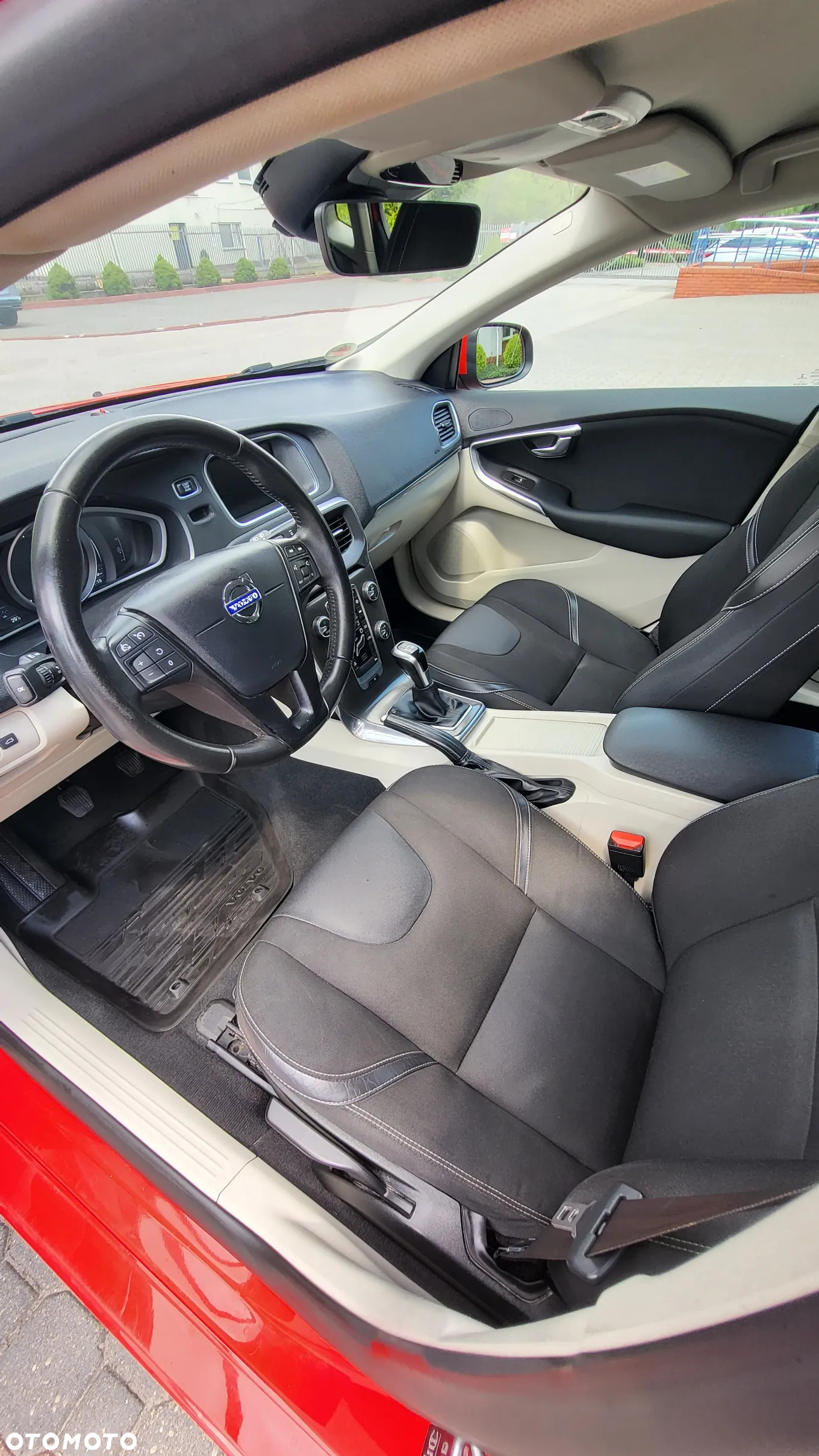 Volvo V40 - 18