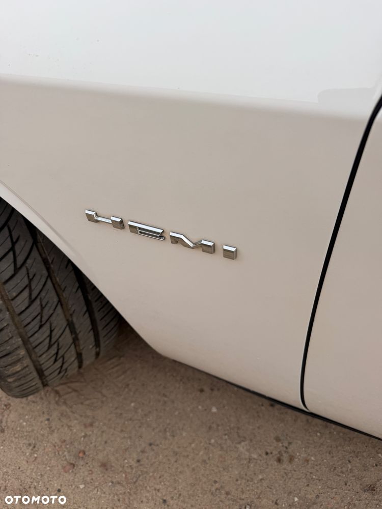 Dodge Challenger - 14
