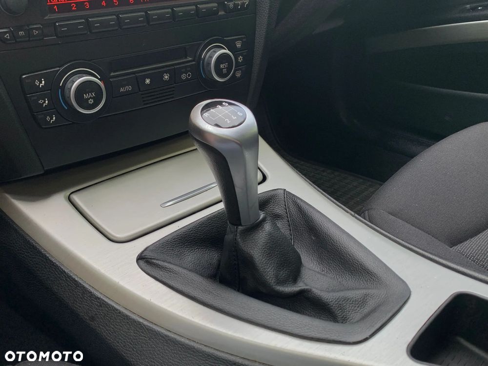 BMW Seria 3 318i - 13