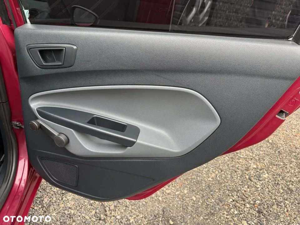 Ford Fiesta 1.25 Titanium - 36