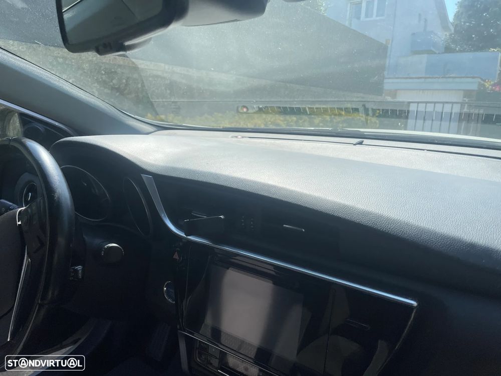 Toyota Auris Touring Sports 1.8 HSD Comfort +P.Techno+P.Sport - 38
