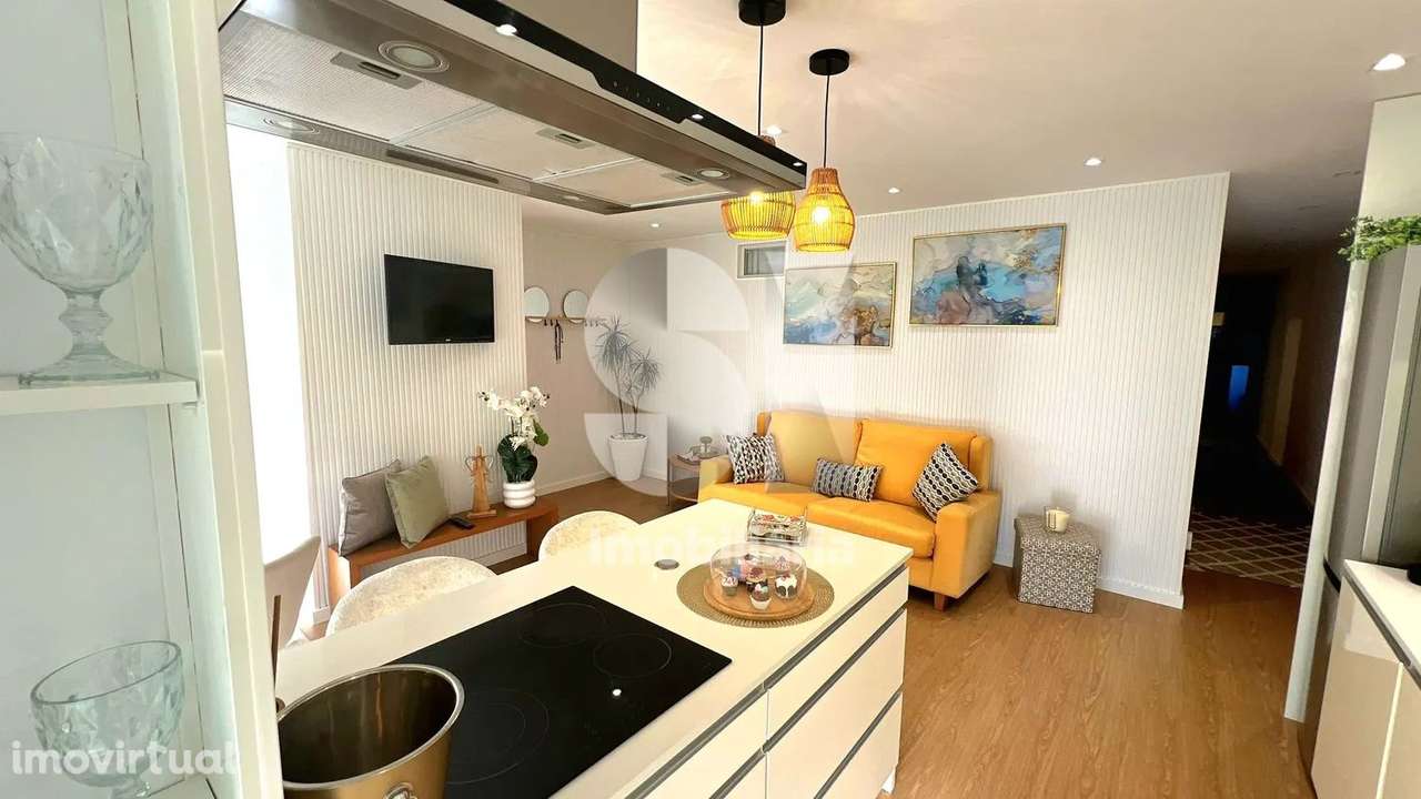 T1+1 Remodelado, Mobilado, c/Garagem e Ótimas Áreas - Grande imagem: 5/15