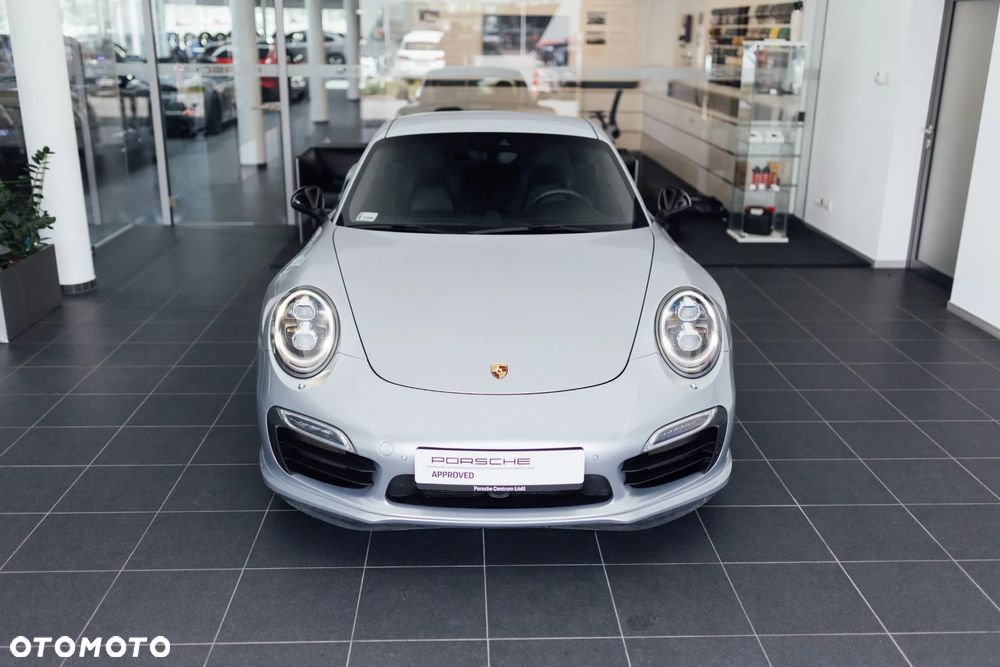 Porsche 911 Turbo S - 8