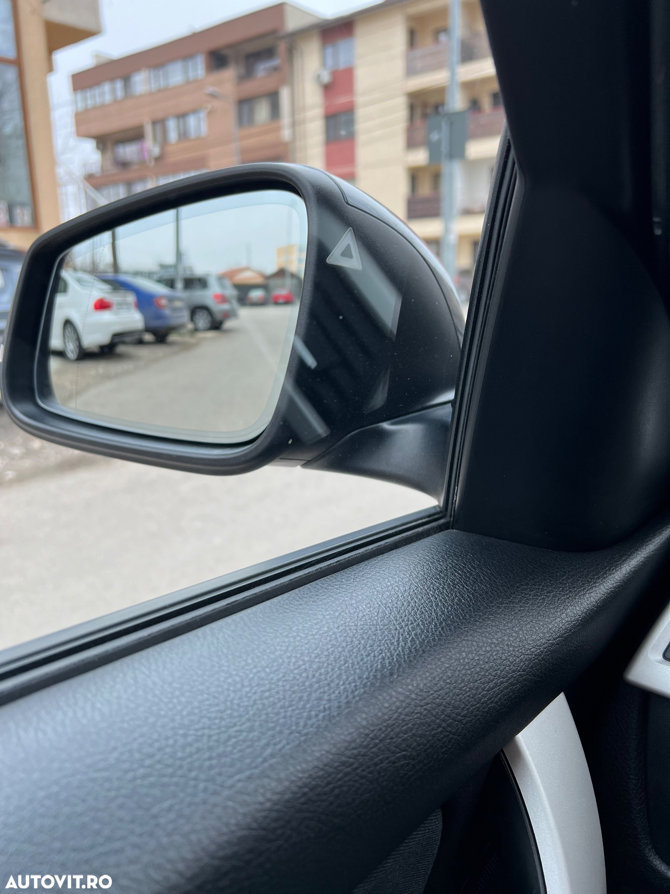 BMW Seria 3 318d Aut. - 14