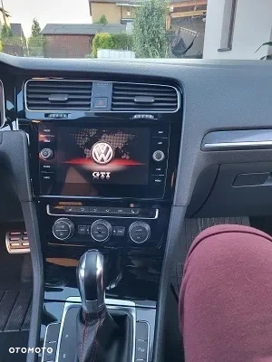 Volkswagen Golf - 10