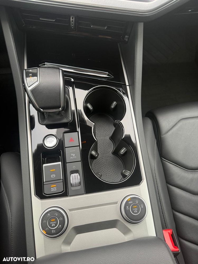 Volkswagen Touareg V6 TSI 4MOTION Elegance - 6