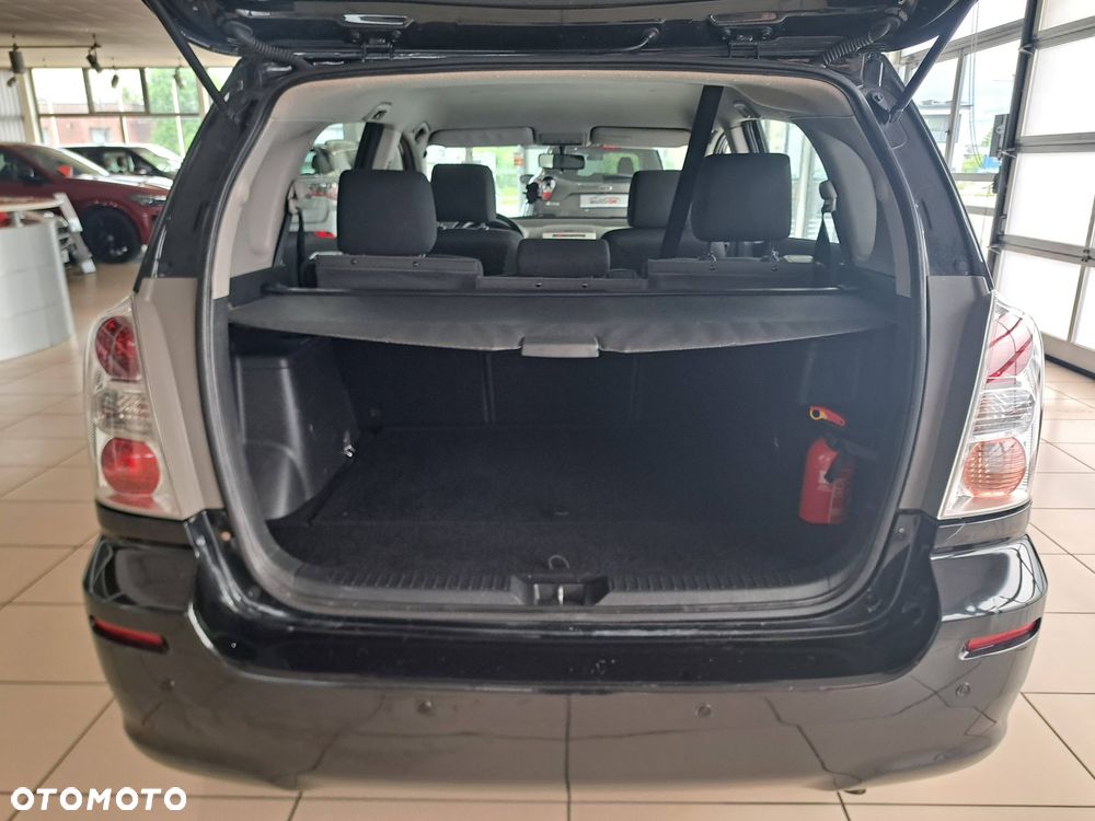 Toyota Corolla Verso 1.6 Premium - 7