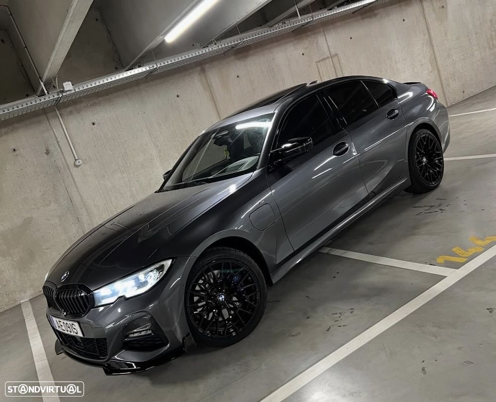 BMW 330 e Aut. M Sport - 2