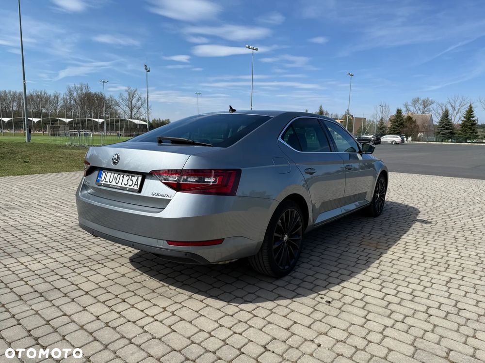 Skoda Superb 2.0 TSI Ambition DSG - 8