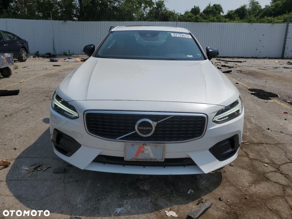 Volvo S90 - 2