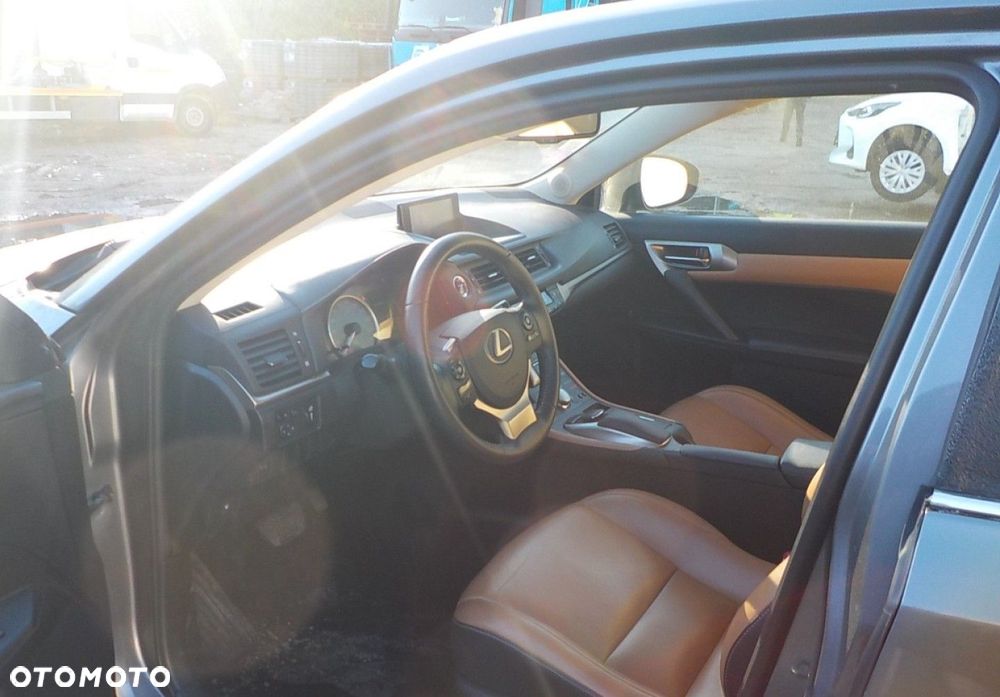 Lexus CT - 23