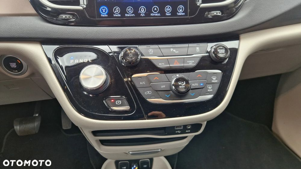 Chrysler Pacifica - 15