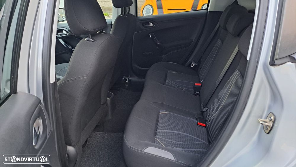 Peugeot 208 1.4 HDi Active - 30