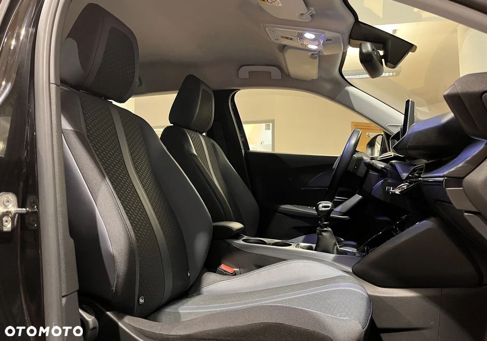 Peugeot 2008 PureTech 130 Allure - 24