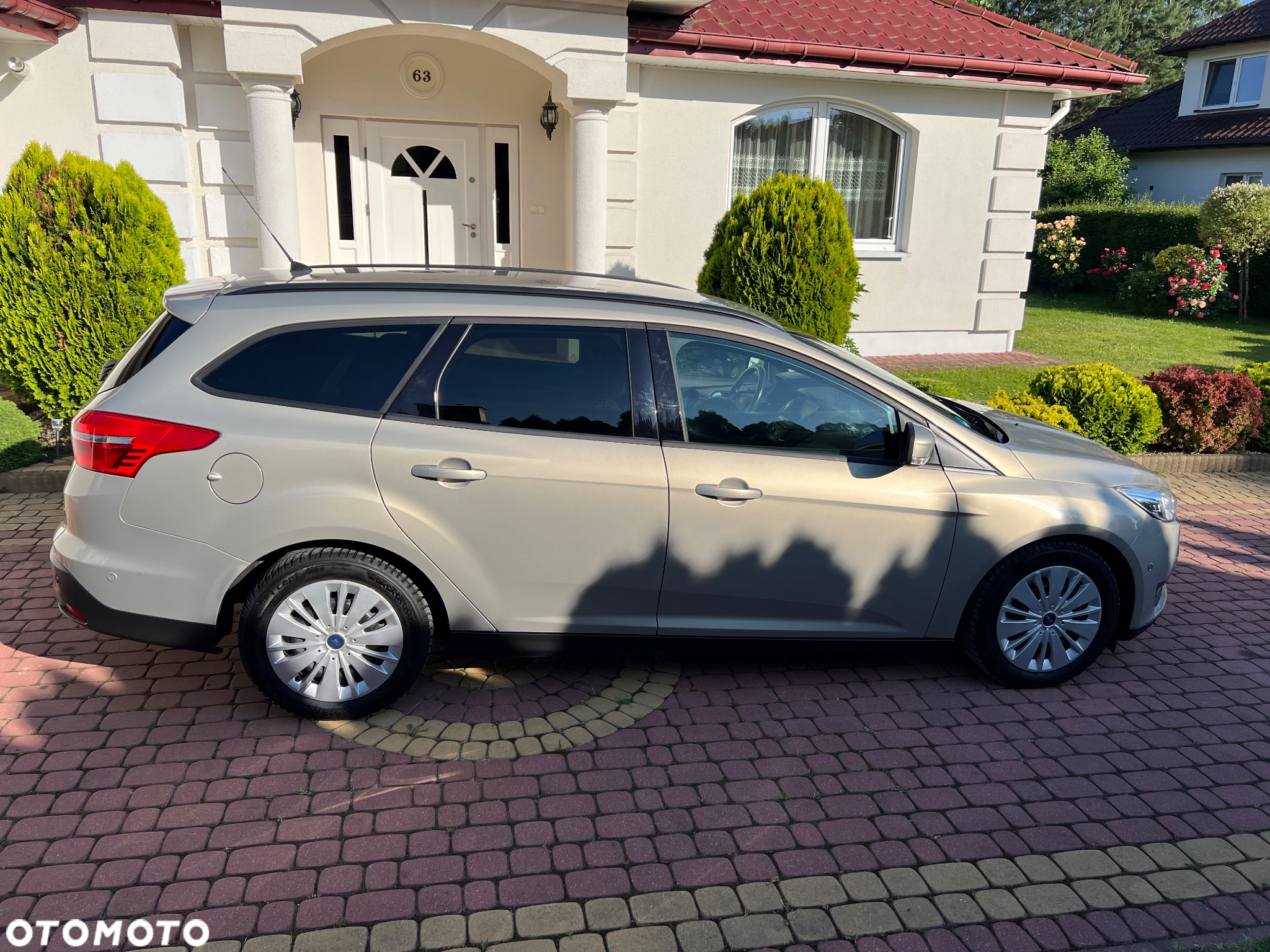 Ford Focus Turnier 1.0 EcoBoost Start-Stopp-System TITANIUM X - 19