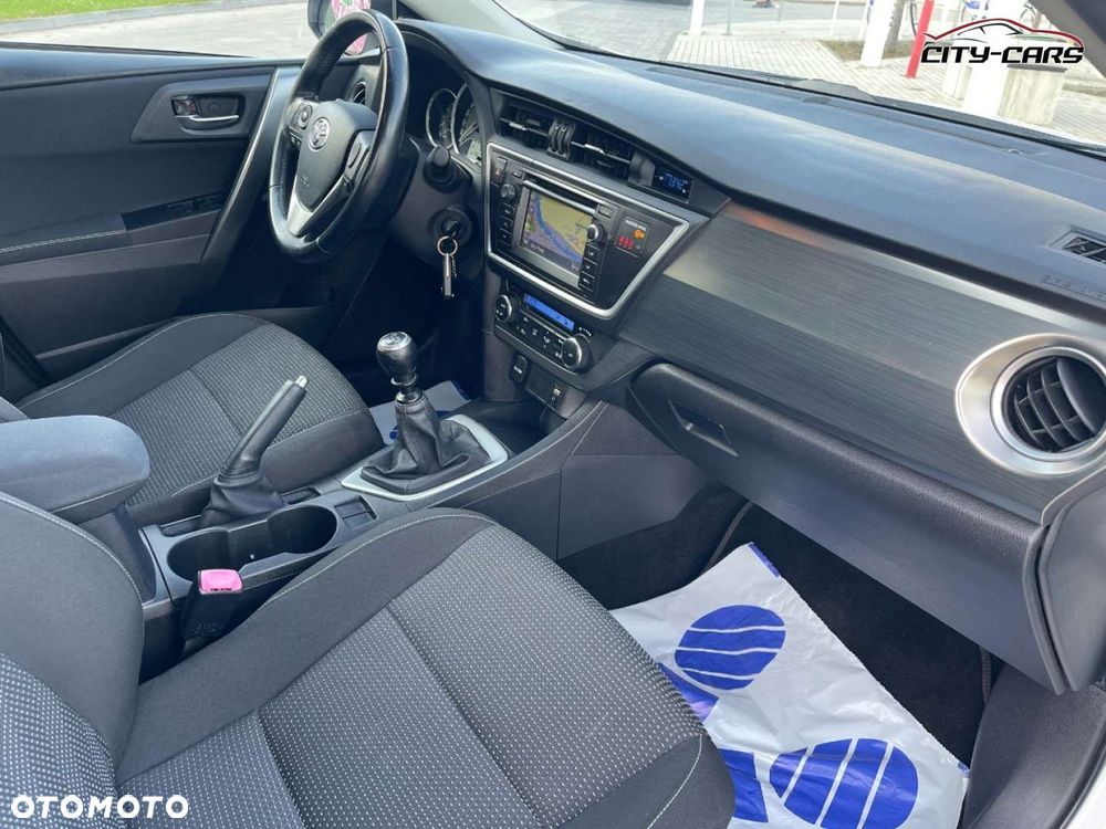 Toyota Auris - 24