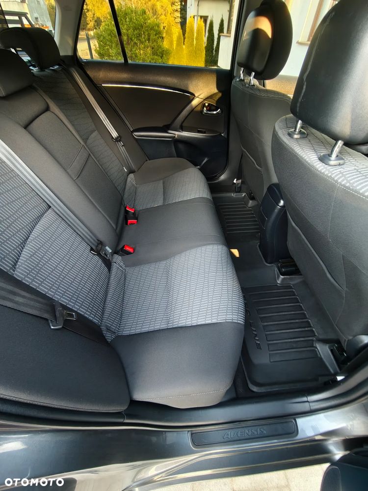 Toyota Avensis 1.8 Sol EU5 - 7