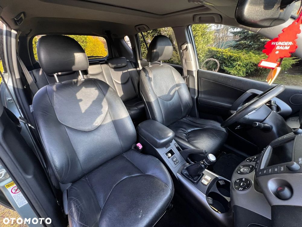 Toyota RAV4 2.2 D-4D X - 12