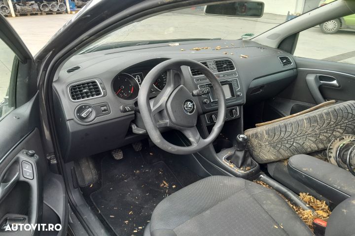 Dezmembrez Volkswagen VW Polo 5 6R [2009 - 2015] Hatchback 3-usi 1.4 - 5