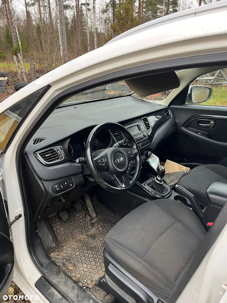 Kia Carens 1.7 CRDi 115 Dream Team Edition - 4