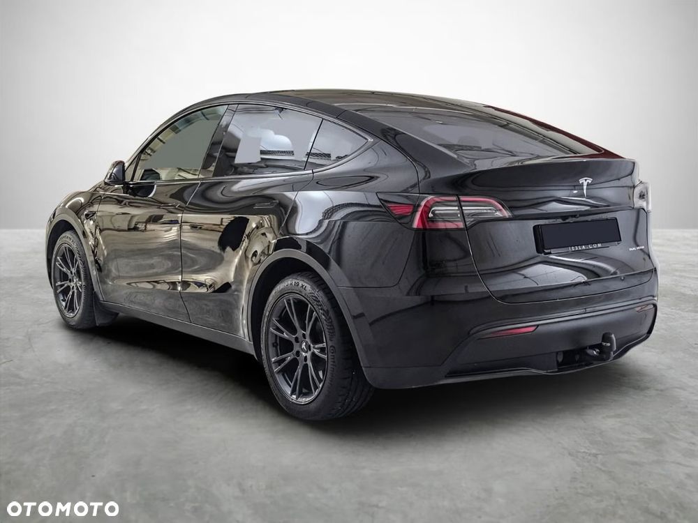 Tesla Model Y Long Range AWD - 5