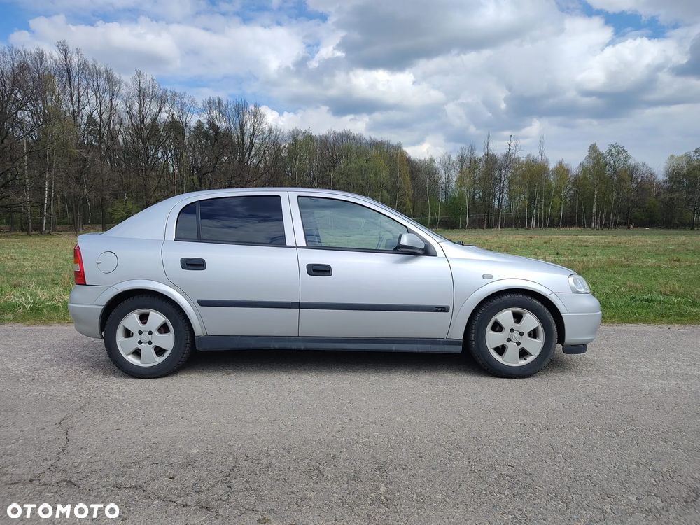 Opel Astra - 4