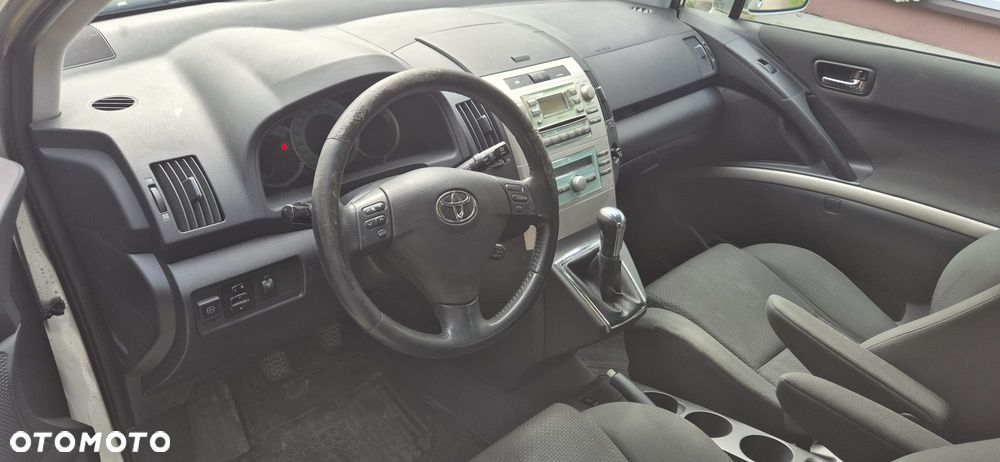 Toyota Corolla Verso - 5