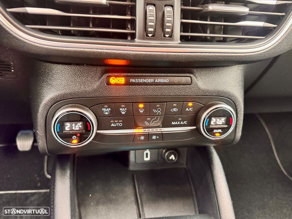 Ford Focus 1.0 EcoBoost Titanium - 22