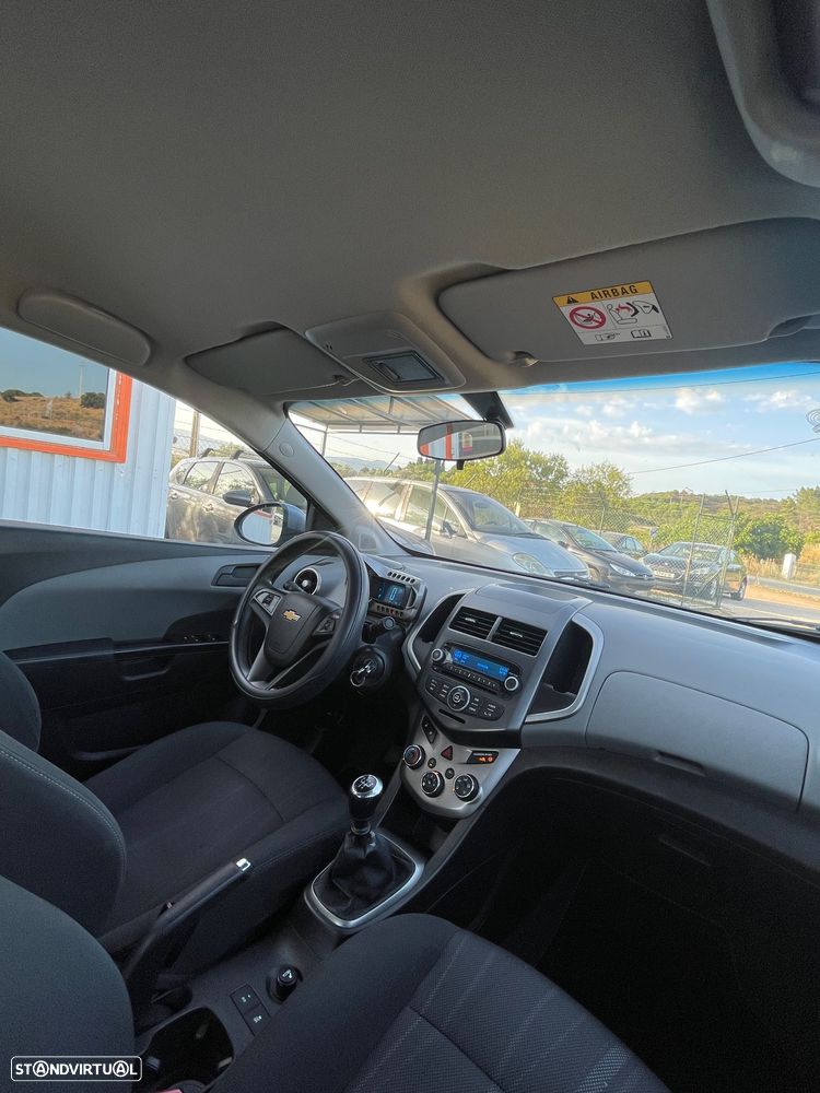 Chevrolet Aveo 1.2 LT - 11