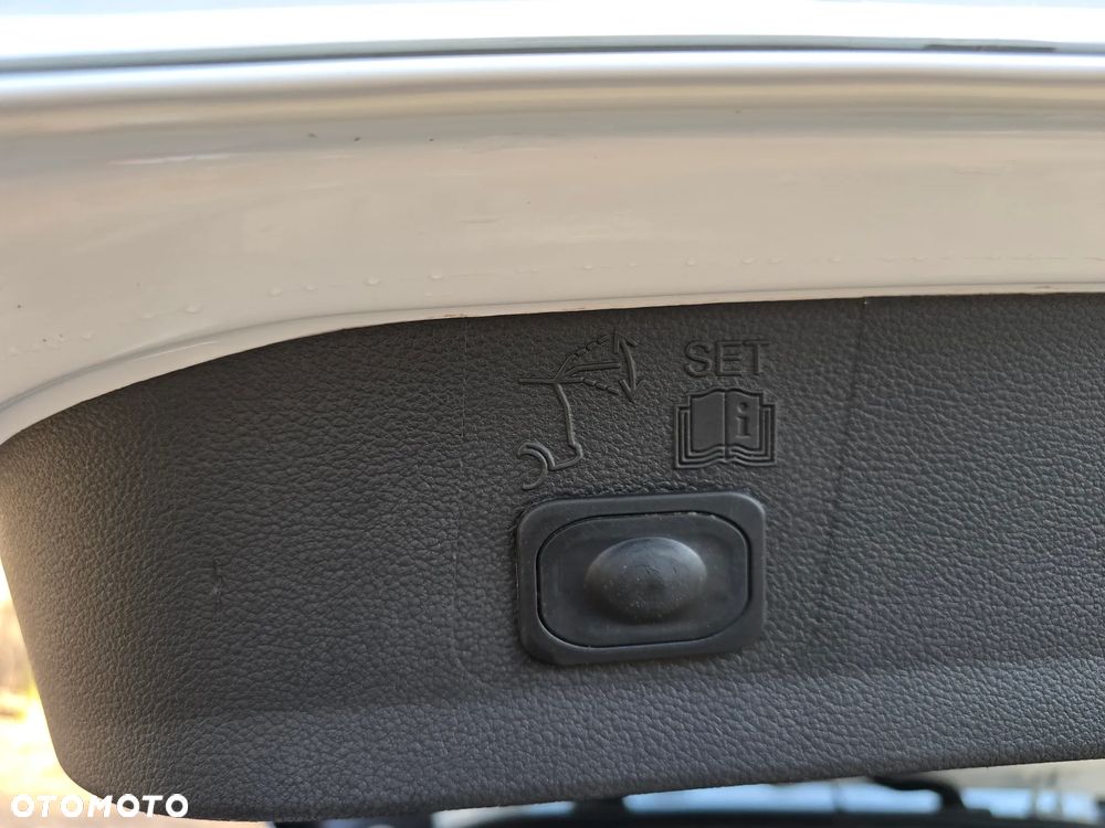 Ford Kuga 2.0 TDCi 4x4 Titanium - 7