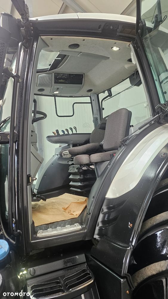 Valtra N134 Active  Ładowacz Quick  Transport  N104/N114e/N124/N134/N154e/N174 T133 T134 VERSU Ładowacz Quick 512 Vario Arion 530 john 6115M Case Maxxum Deutz 5120 - 7