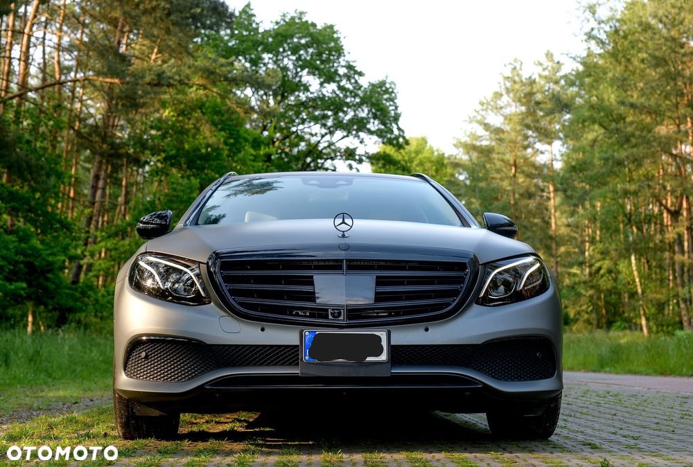 Mercedes-Benz Klasa E 400 4-Matic 9G-TRONIC - 3