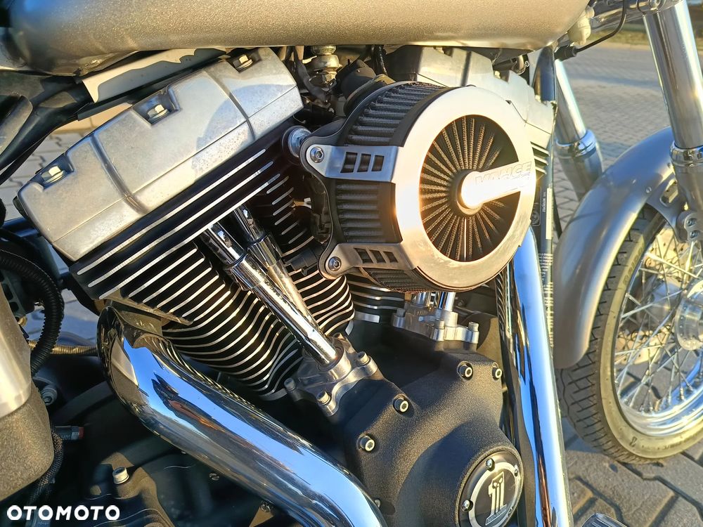 Harley-Davidson Dyna Street Bob - 14