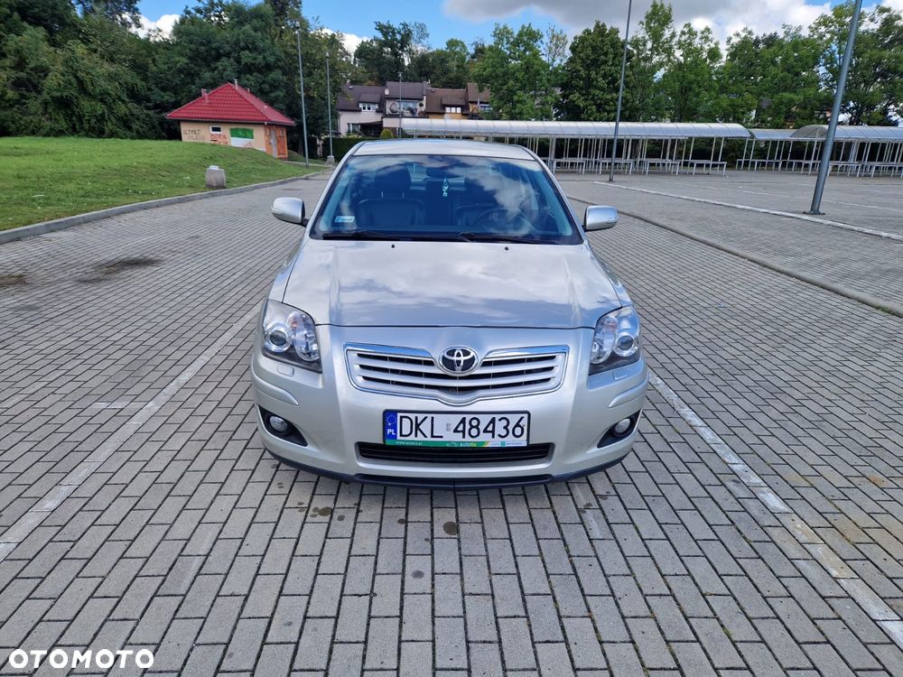 Toyota Avensis - 1