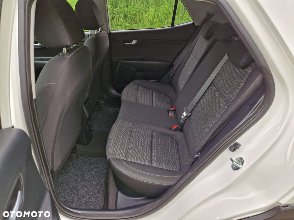 Kia Stonic - 12