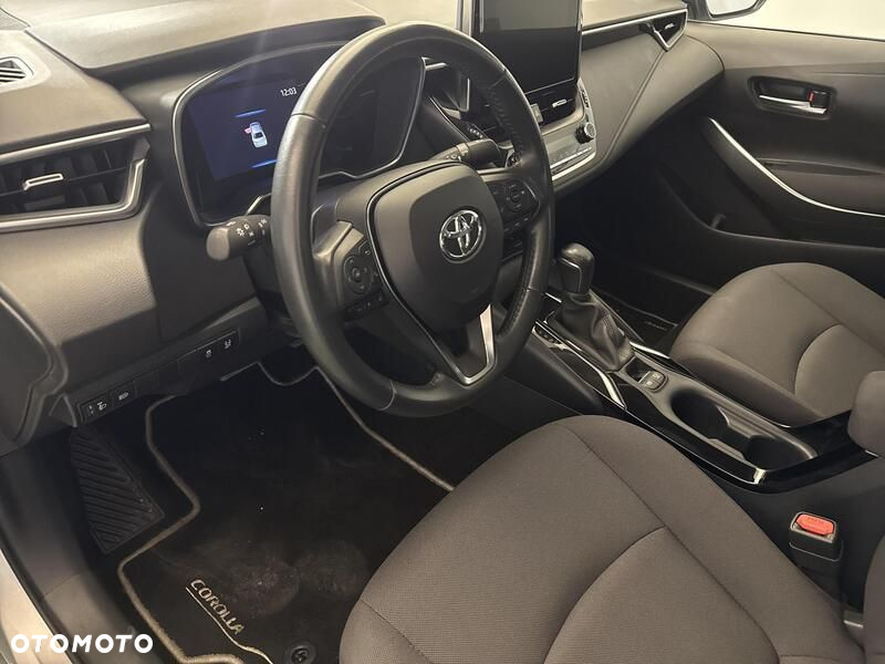 Toyota Corolla - 10