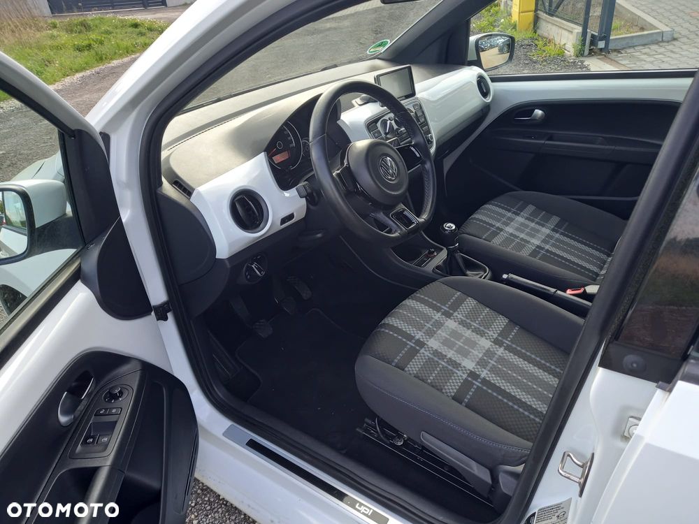 Volkswagen up! club - 12