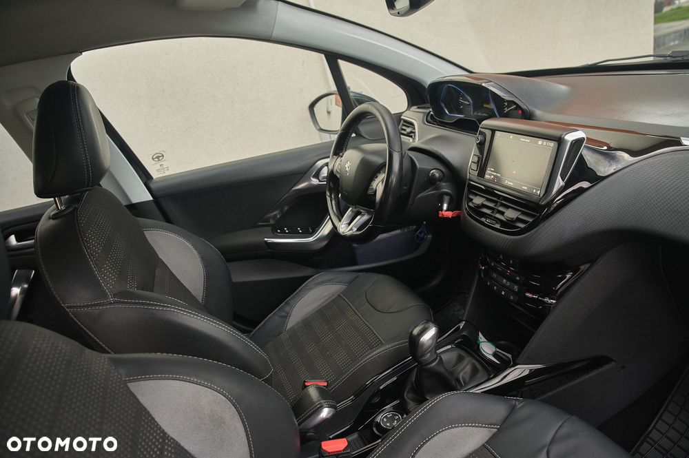 Peugeot 2008 1.6 BlueHDi Allure - 23