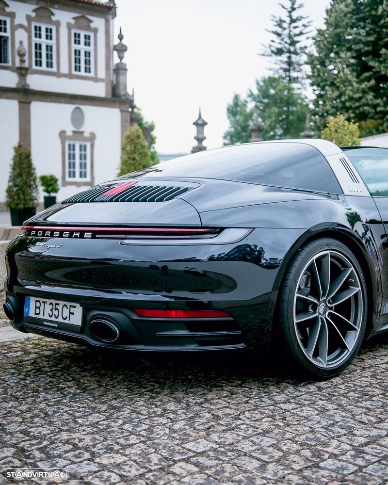 Porsche 911 (992) - 11