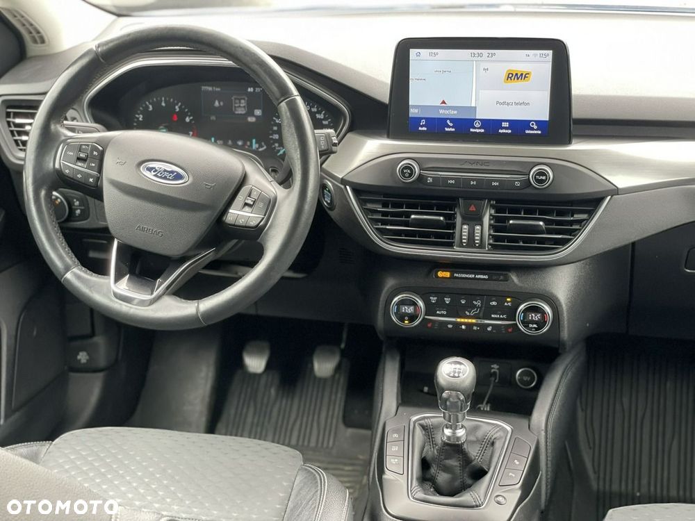 Ford Focus - 32
