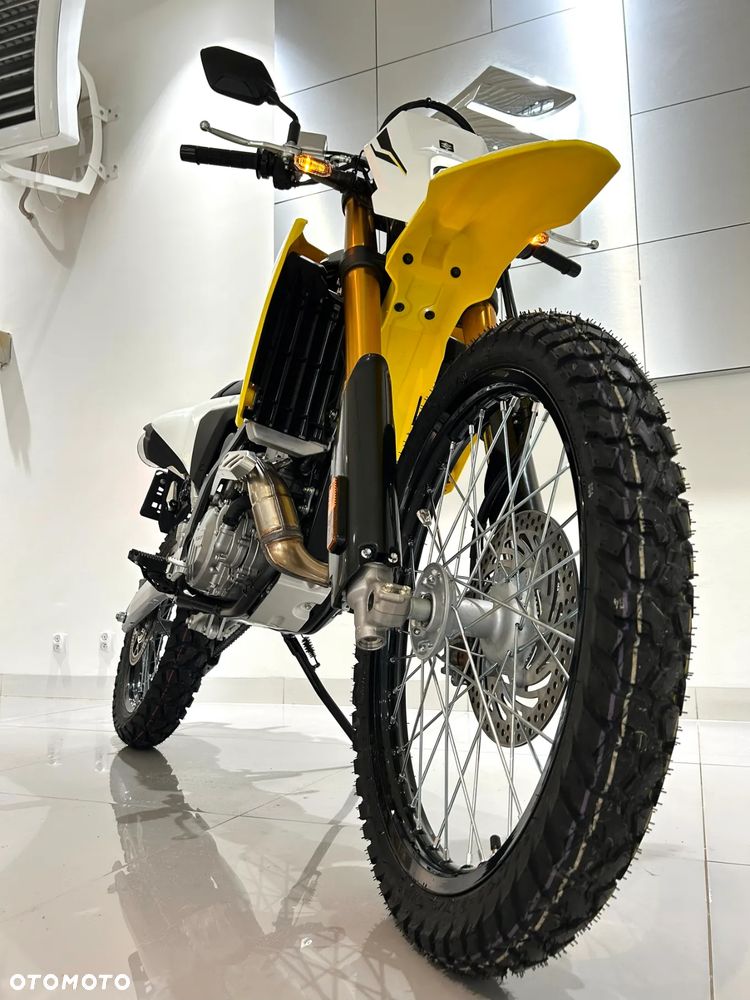 Suzuki DR-Z - 9