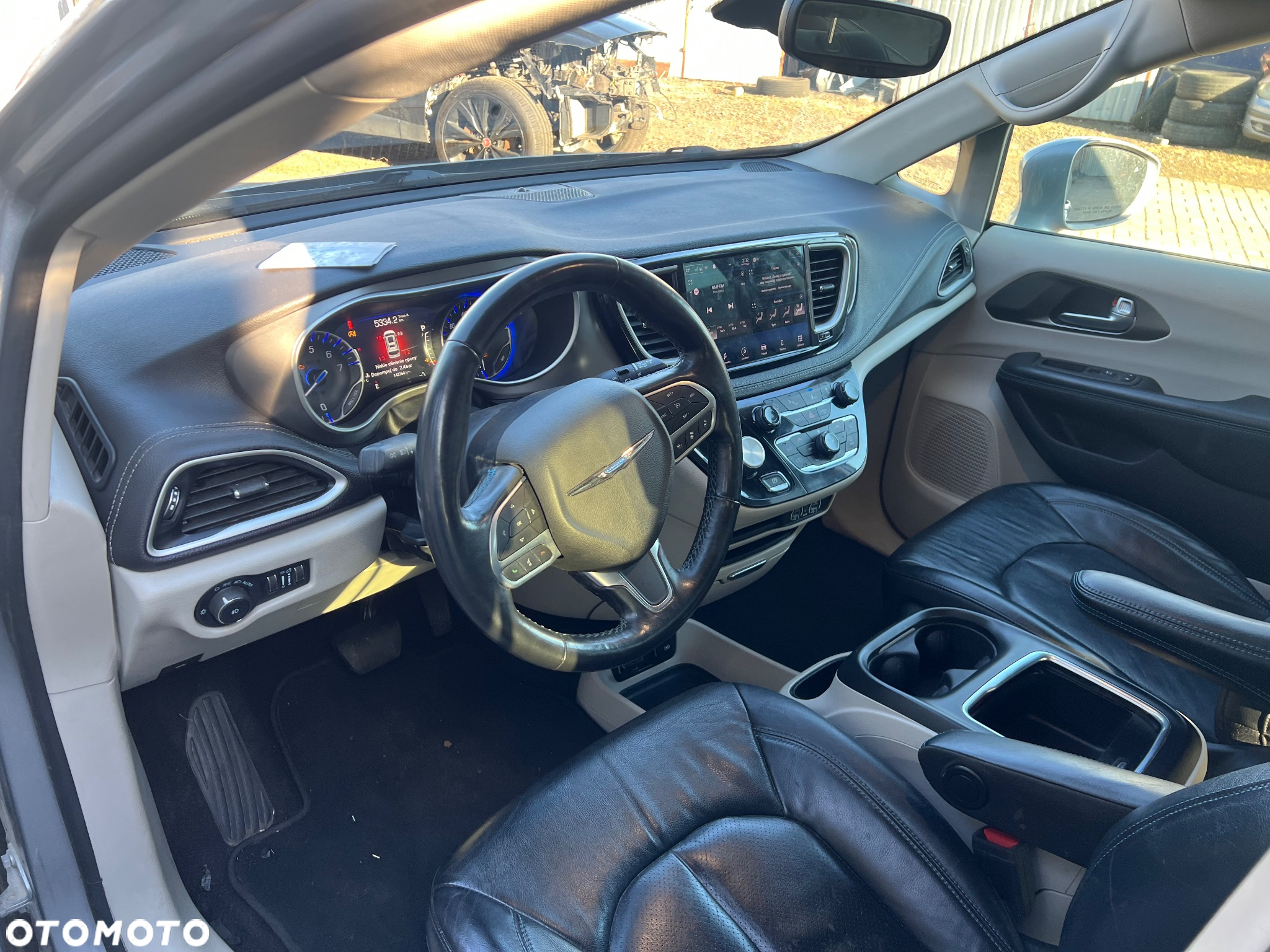 Chrysler Pacifica - 18
