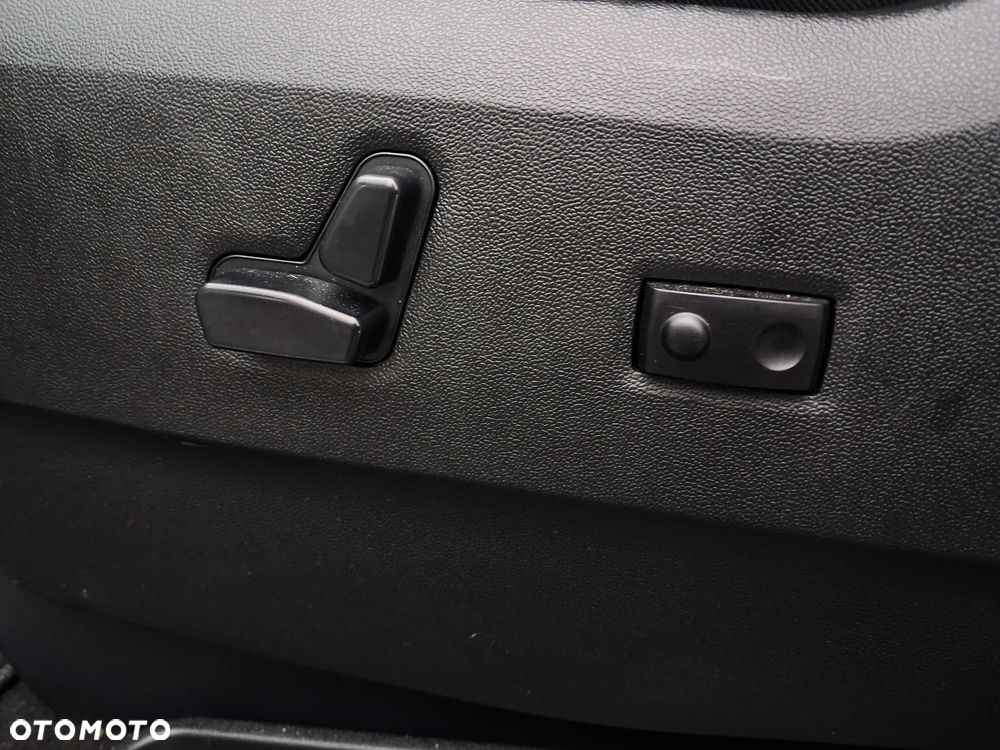 Chrysler Town & Country 3.6 Touring - 30