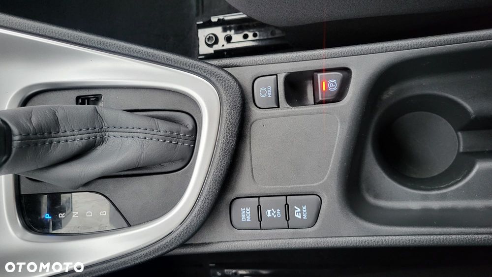 Toyota Yaris Hybrid 100 Active - 13