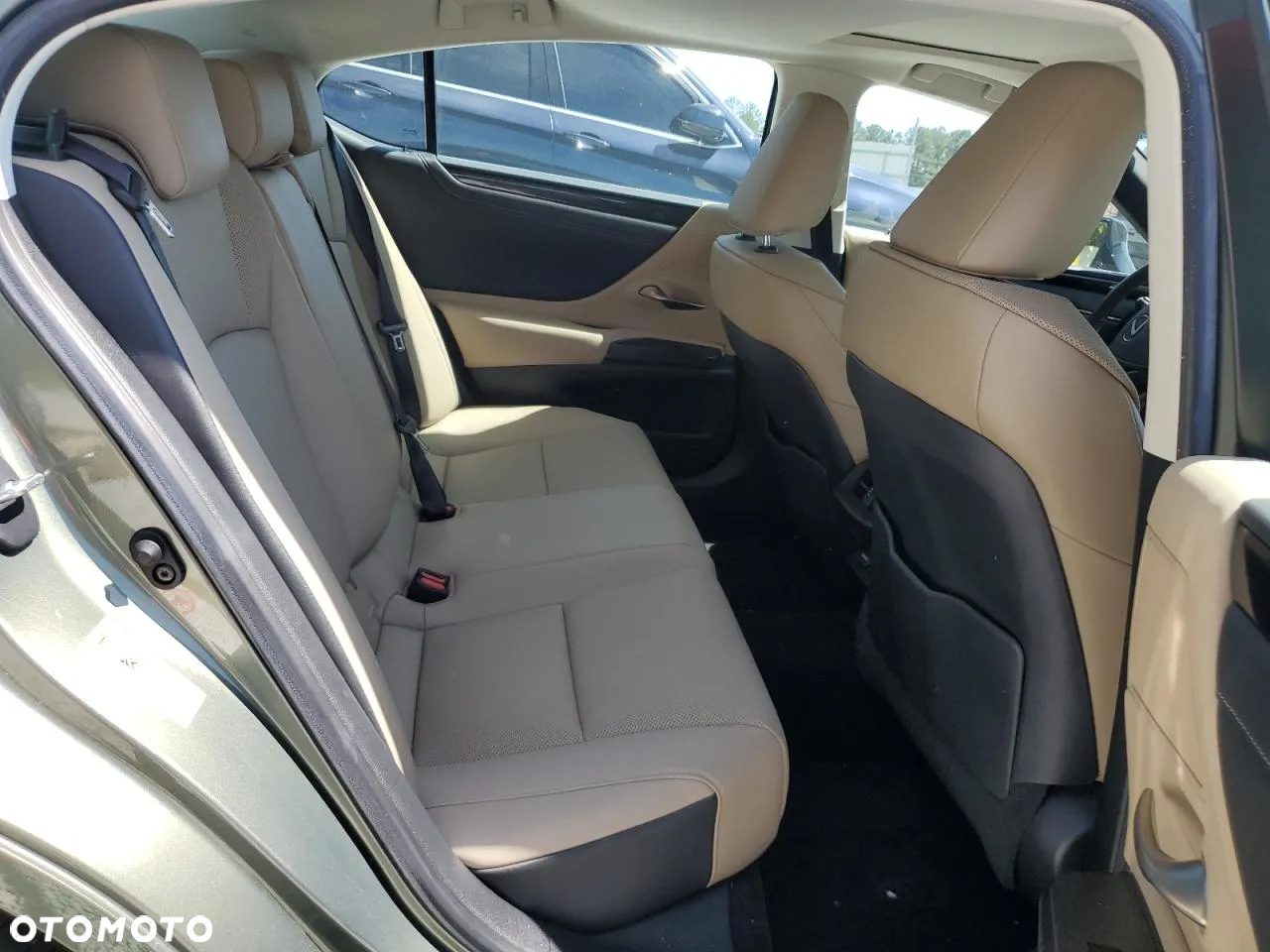 Lexus ES - 8