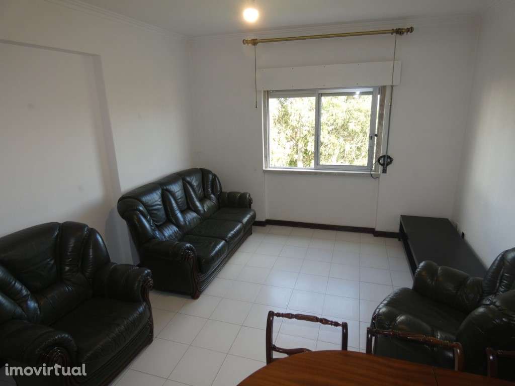 Apartamento T3 com boas áreas na Mina de Agua-Amadora - Grande imagem: 4/29