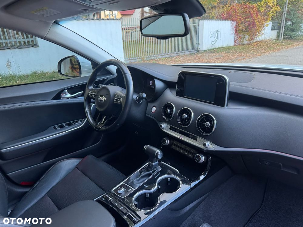 Kia Stinger - 7